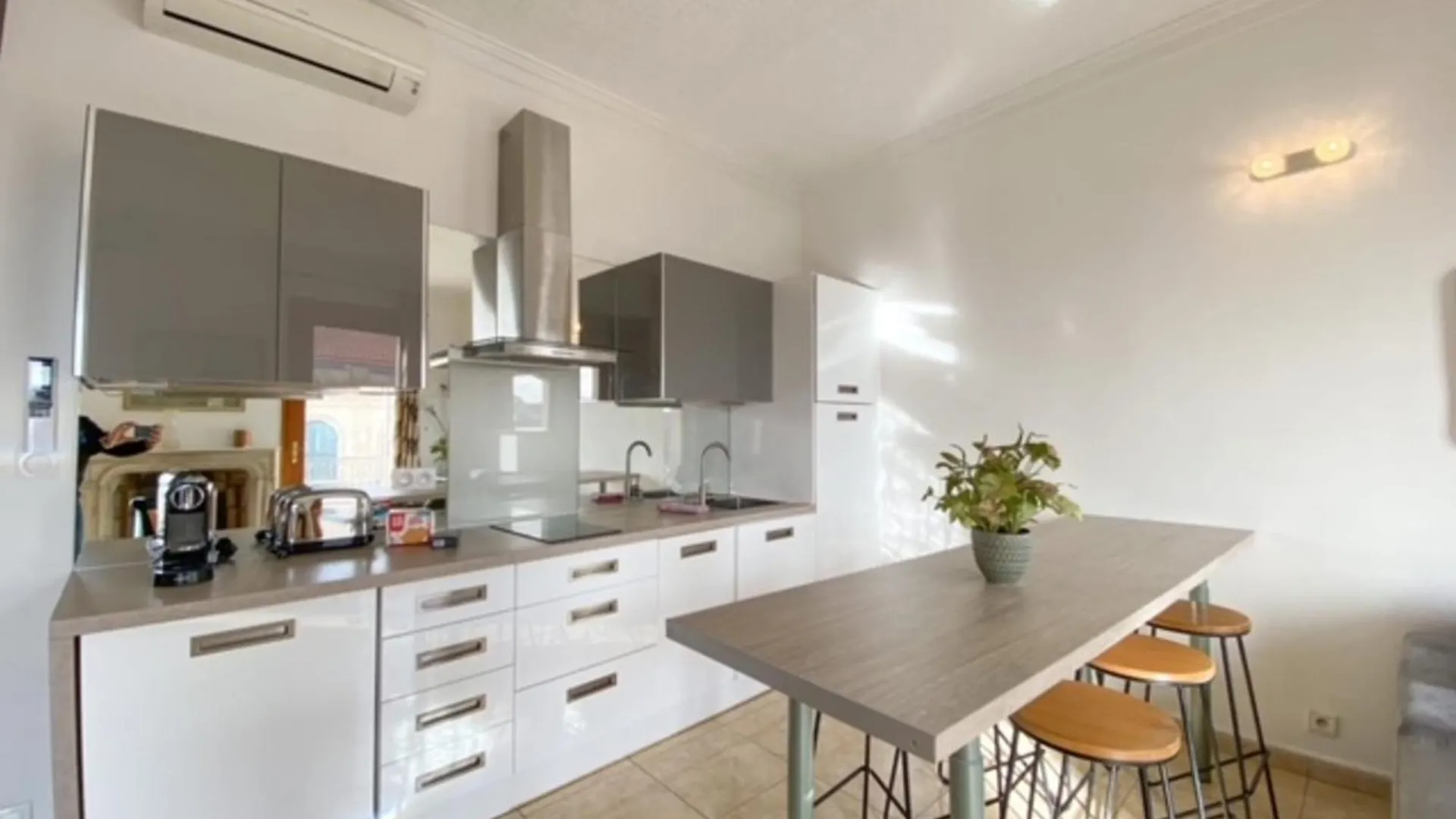 Cannes Quai St Pierre 2 Bedrooms Apt With Balcony And Sea View 0*,