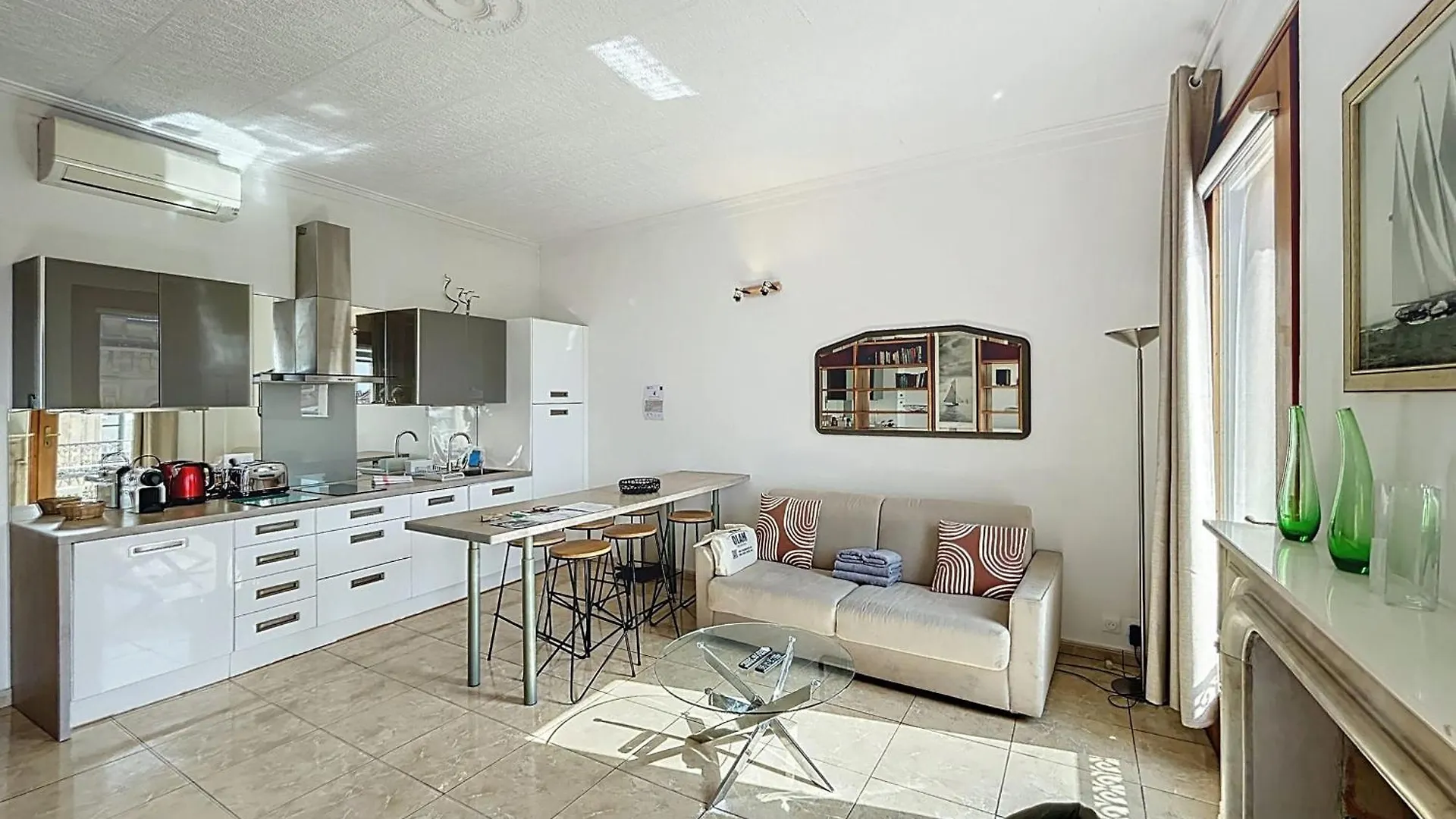 아파트 Cannes Quai St Pierre 2 Bedrooms Apt With Balcony And Sea View