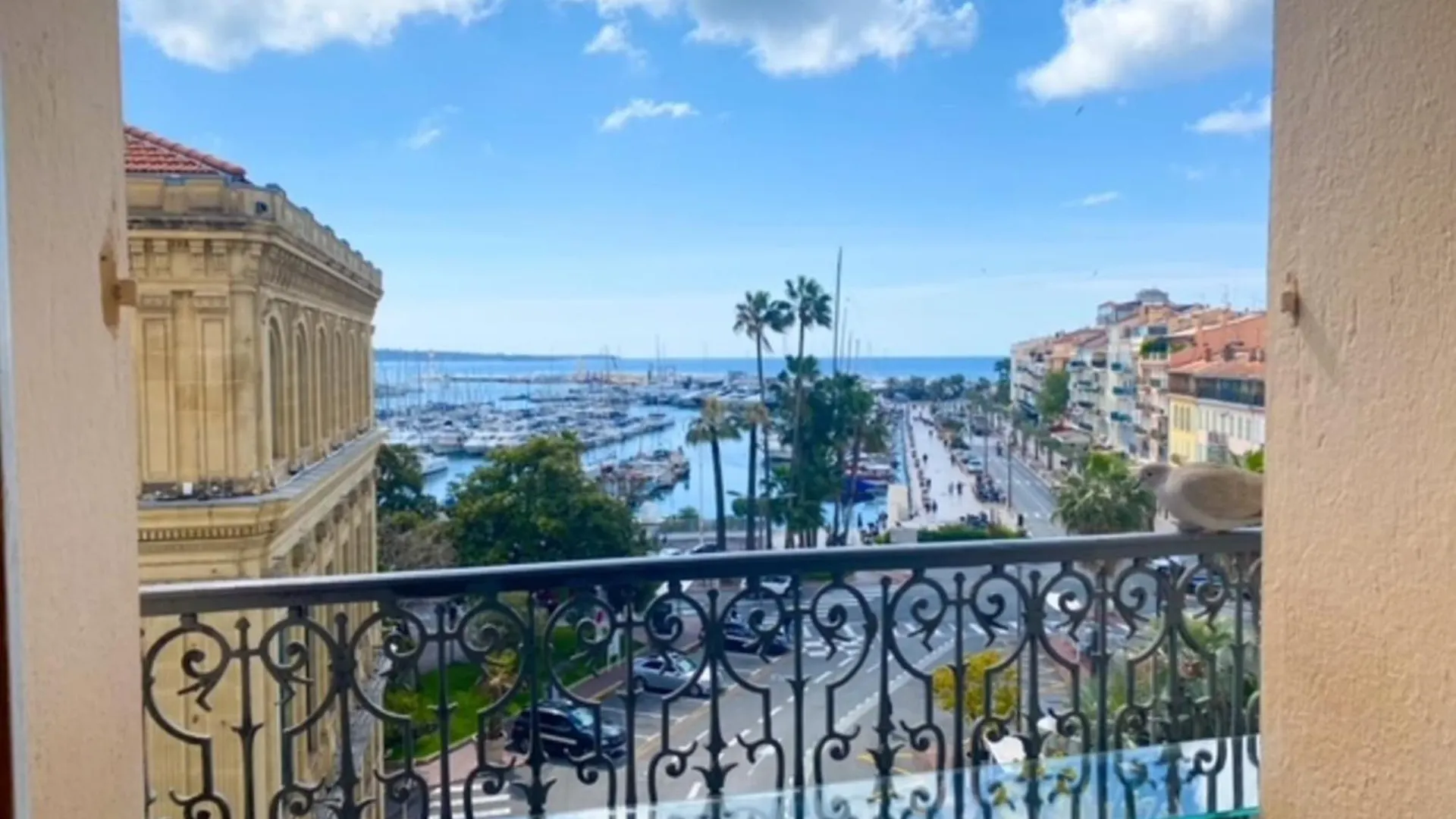 Cannes Quai St Pierre 2 Bedrooms Apt With Balcony And Sea View