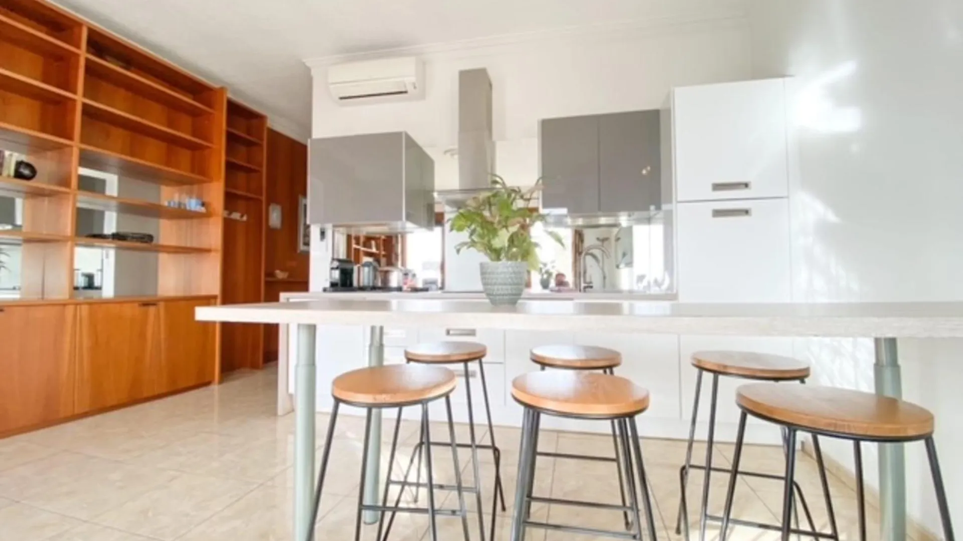 Cannes Quai St Pierre 2 Bedrooms Apt With Balcony And Sea View 0*,
