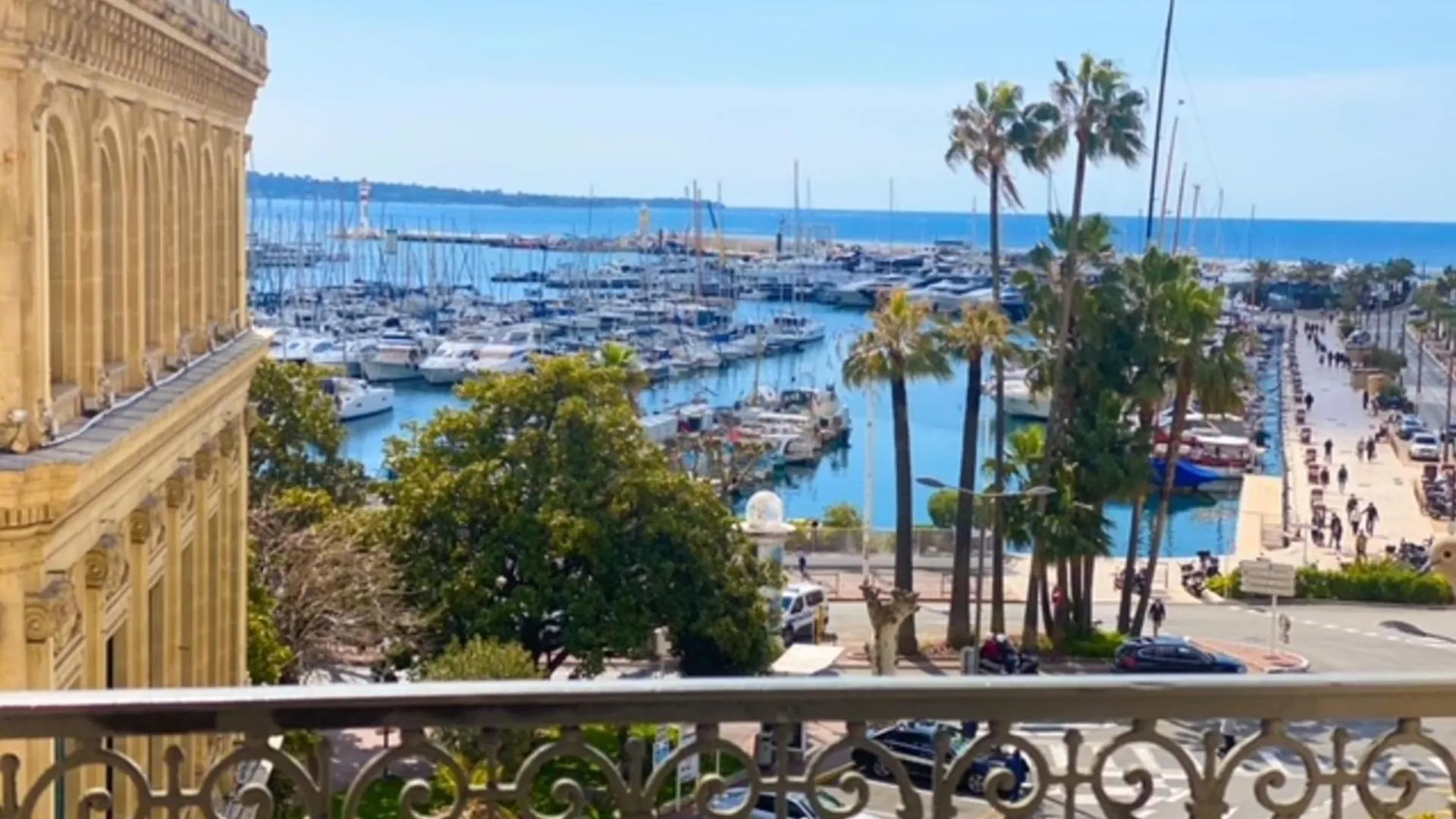 Cannes Quai St Pierre 2 Bedrooms Apt With Balcony And Sea View Lägenhet